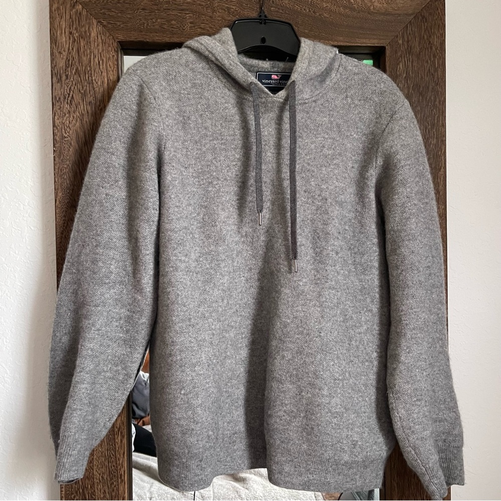 Vineyard Vines 100% cashmere hoodie